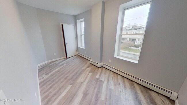 Building Photo - 300 Morton Ave