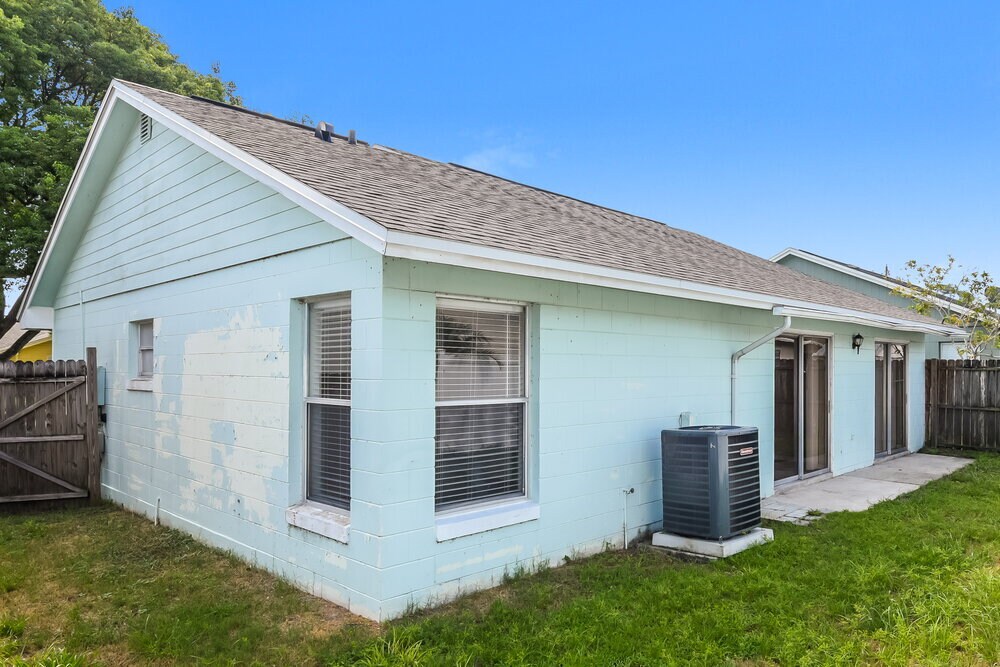 Building Photo - 1220 Regal Ridge Dr