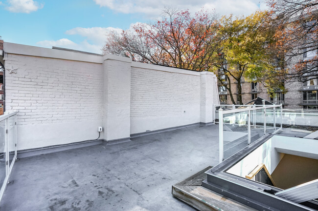 Roof Deck - 951 25th St NW