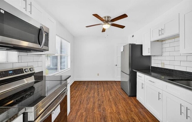 Building Photo - 5517 Gulfport Blvd S