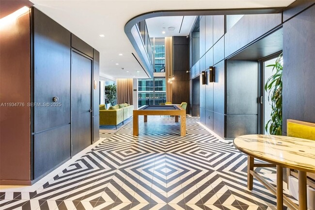 Building Photo - 801 S Miami Ave