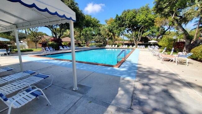 Building Photo - 3800 Oaks Clubhouse Dr