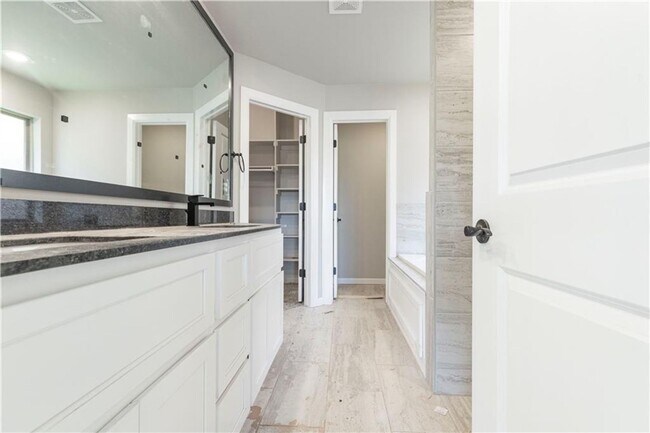 Building Photo - Beautiful 4 Bedroom 2 Bathroom Home in Deer Creek Schools with a Storm Shelter and Outdoor Fireplace