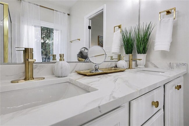 Building Photo - 241 Nacoochee Dr