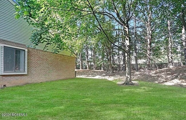 Building Photo - 240 Medford Ct