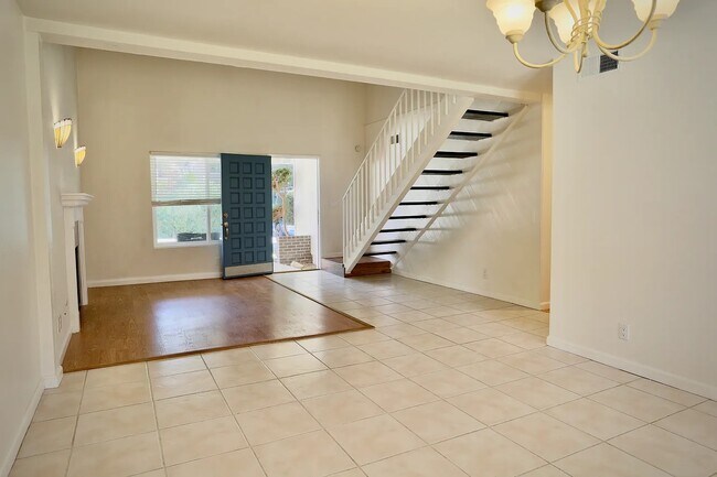 Building Photo - 127 Maple Rd