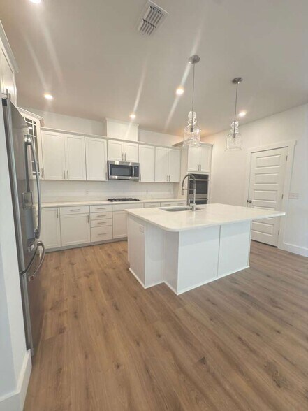 Building Photo - 25 Mainland Lakes Dr