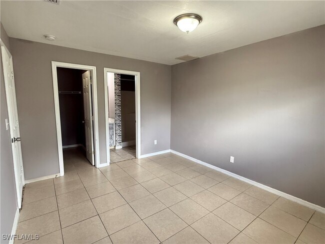 Building Photo - 309 Ivan Ave S