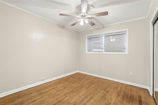 Building Photo - 1759 S Park