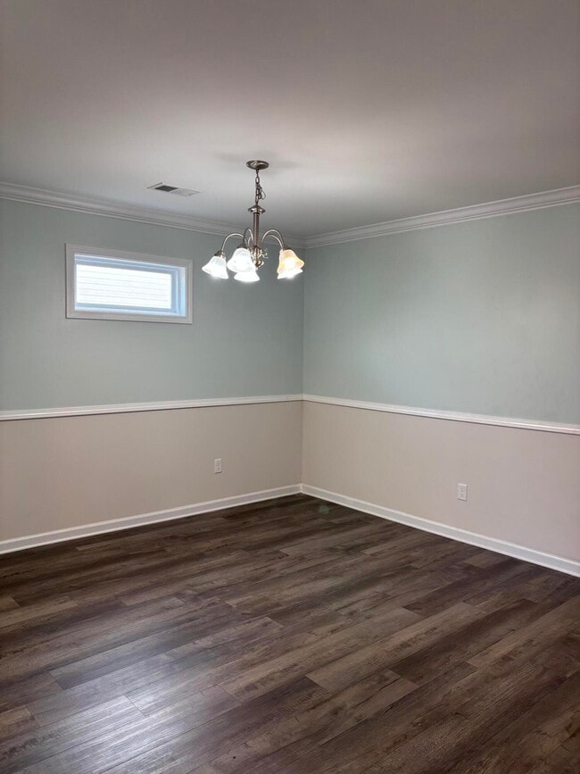 Building Photo - 335 Niblick Dr