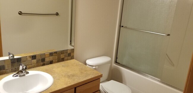 Building Photo - Spacious Two-Story in Port Orchard