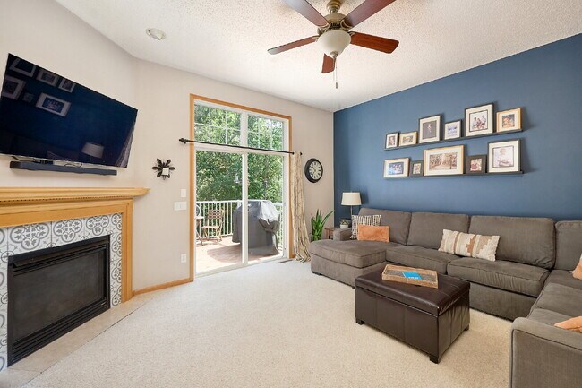 Building Photo - Spacious 4-Bedroom, 4 Bathroom Plymouth Townhouse with Cozy Fireplace - 2510 Sq Ft of Comfort!