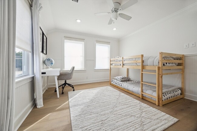 Building Photo - 4148 Bissonnet St