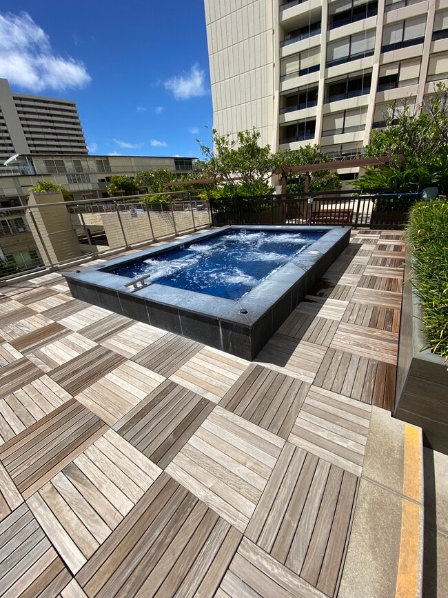 Building Photo - Mott Smith Laniloa #PH-3