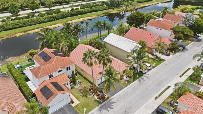 Building Photo - 411 Bermuda Springs Dr