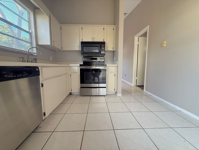 Building Photo - 2453 E Illiana St