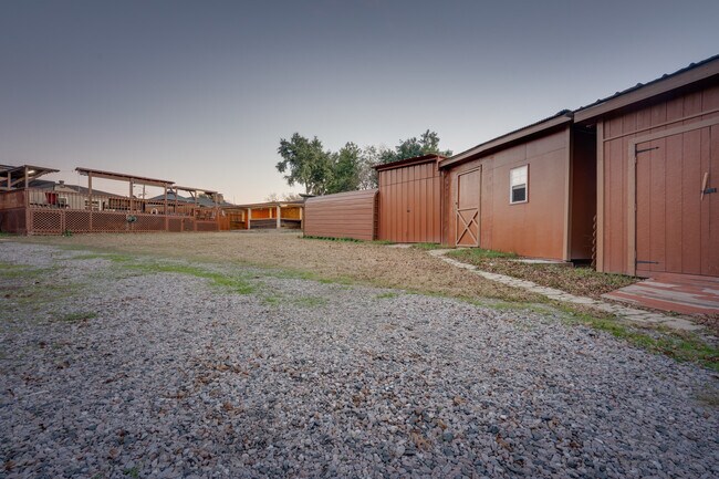 Building Photo - 7809 Claremont Dr