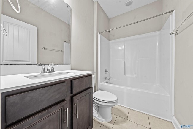 Building Photo - 104 Erskin Parcus Dr