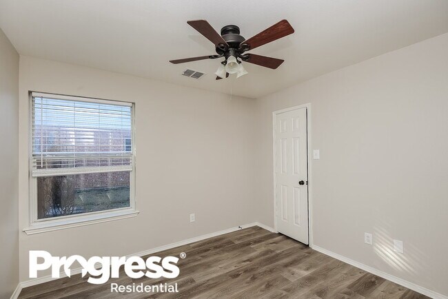 Building Photo - 320 Foreston Dr