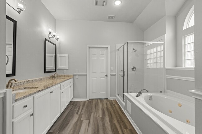 Building Photo - 14810 Cantwell Bend