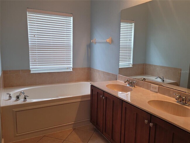 Building Photo - 20722 Great Laurel Ave