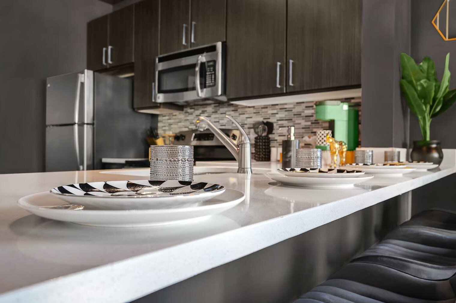 Building Photo - 2200 State St