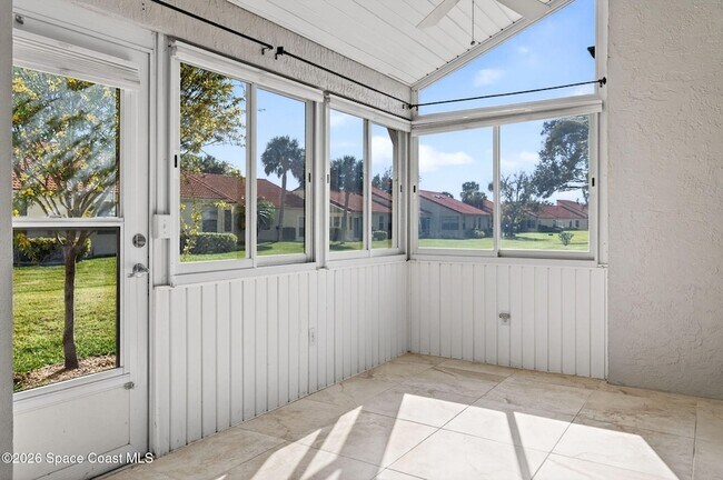 Building Photo - 737 Green Valley Ln