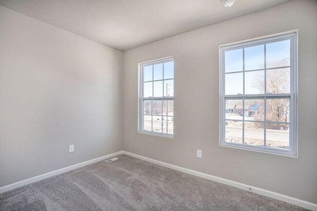 Building Photo - 412 Eastwood Dr