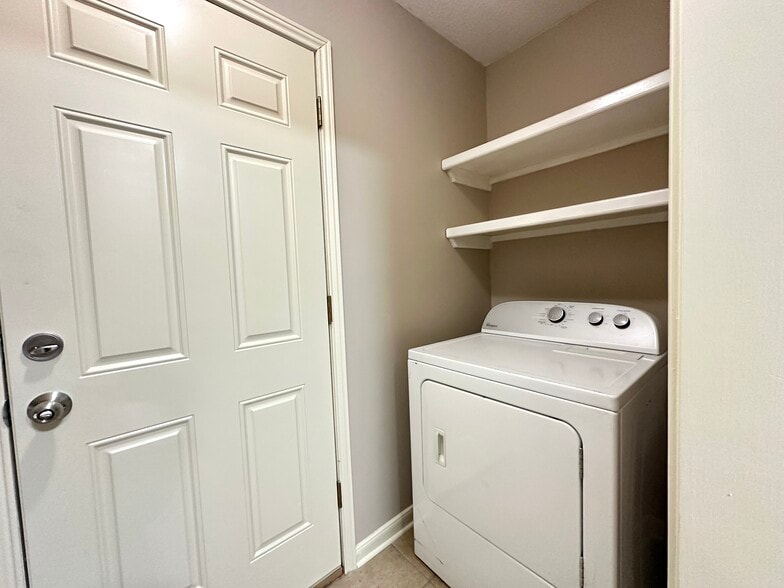 Utility - 304 S French Quarter Dr