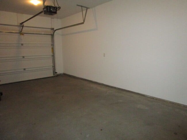 Building Photo - Awesome!  2bed 2bath