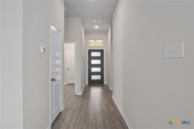 Building Photo - 1037 Shelby Dr