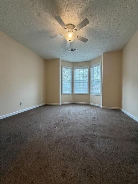 Building Photo - 2711 Highland Ridge NW