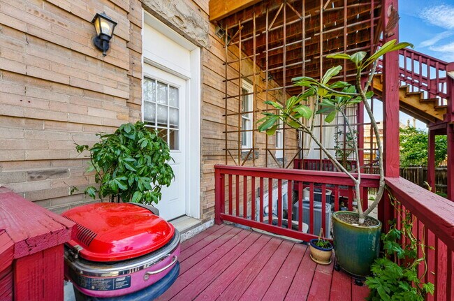 Building Photo - 1438 Franklin St