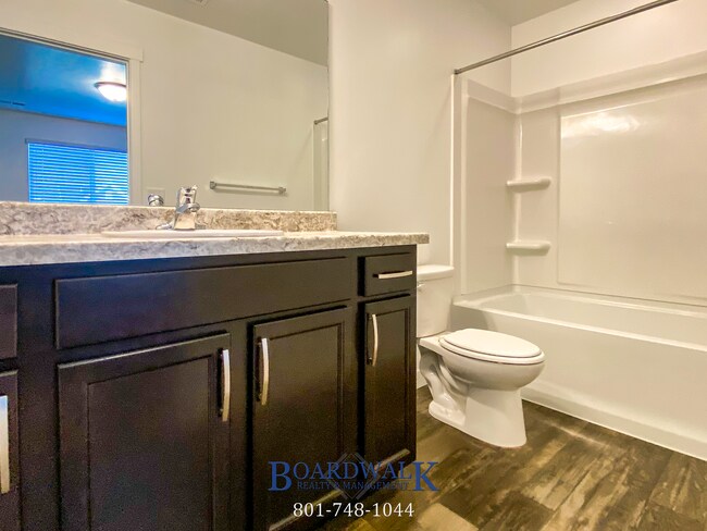 Building Photo - Beautiful 3 Bed 2 Bath Herriman Townhome!