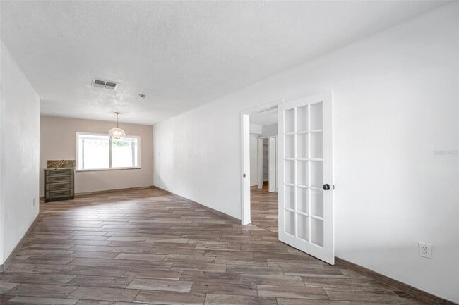 Building Photo - 125 5th Ave N