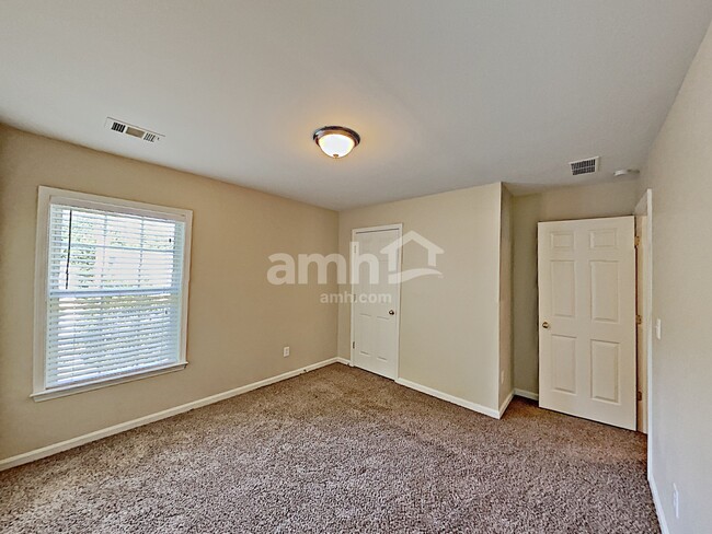 Building Photo - 3547 Myrtlewood Chase NW
