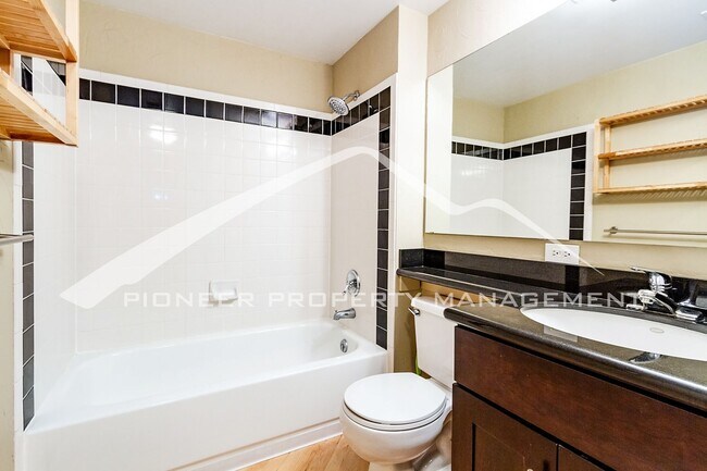 Building Photo - Modern Studio Apartment with Reserved Park...