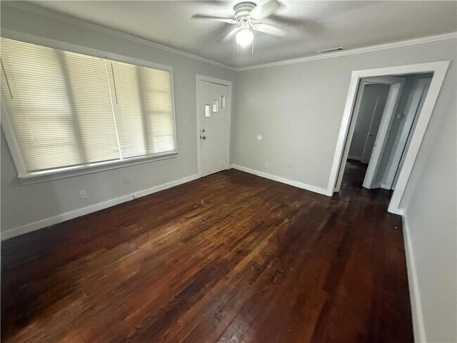 Building Photo - 411 8th Ave