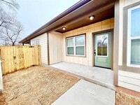 Building Photo - 327 E Nelson St