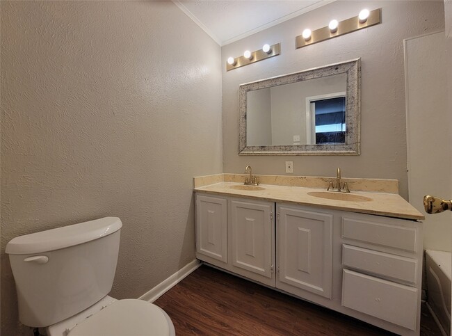 Building Photo - 1552 Cheyenne Rd