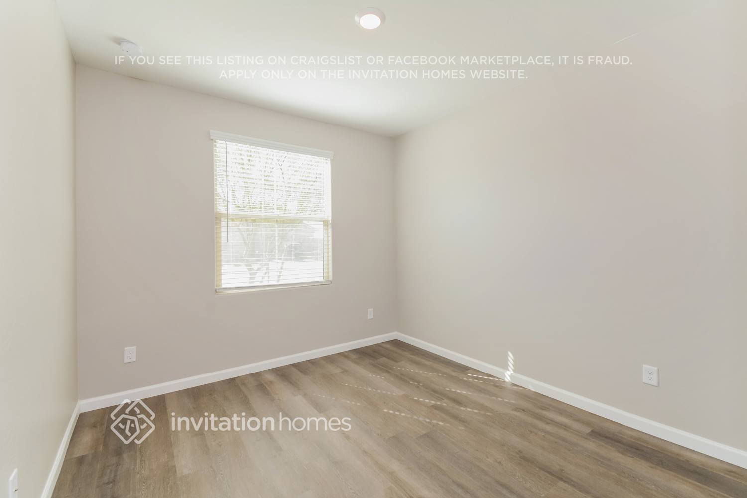 Building Photo - 12330 W Glenn Dr