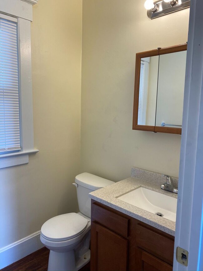 Building Photo - 326 E Liberty St