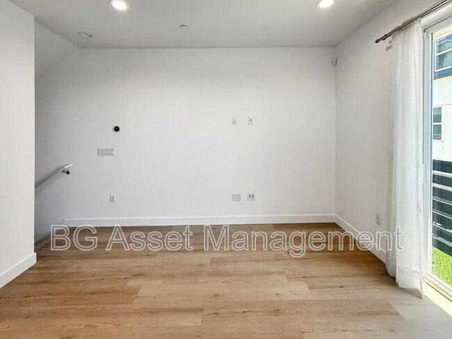 Building Photo - 3909 Wattling St