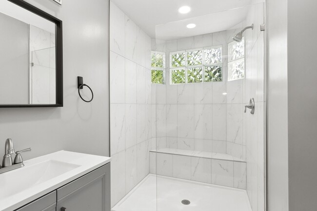 Building Photo - 8125 Lamar Ave