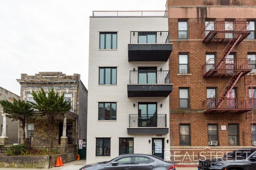 Building Photo - Stunning Brand new PH 1 Bed with Private Roof Deck!