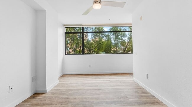 Building Photo - Beautiful 2Br/2Ba Townhome In Little Italy With Views Of The Bay! 3D Tour Link in Description Below!