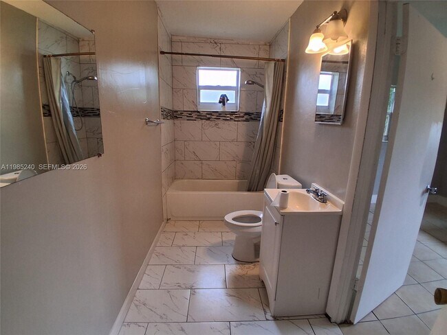 Building Photo - 880 NW 129th St