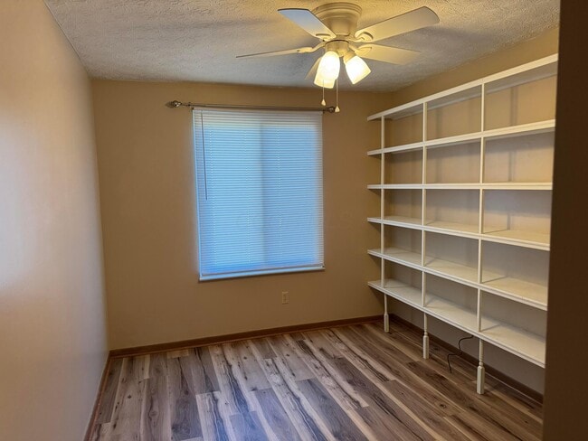 Building Photo - 7337 Woodlow Dr