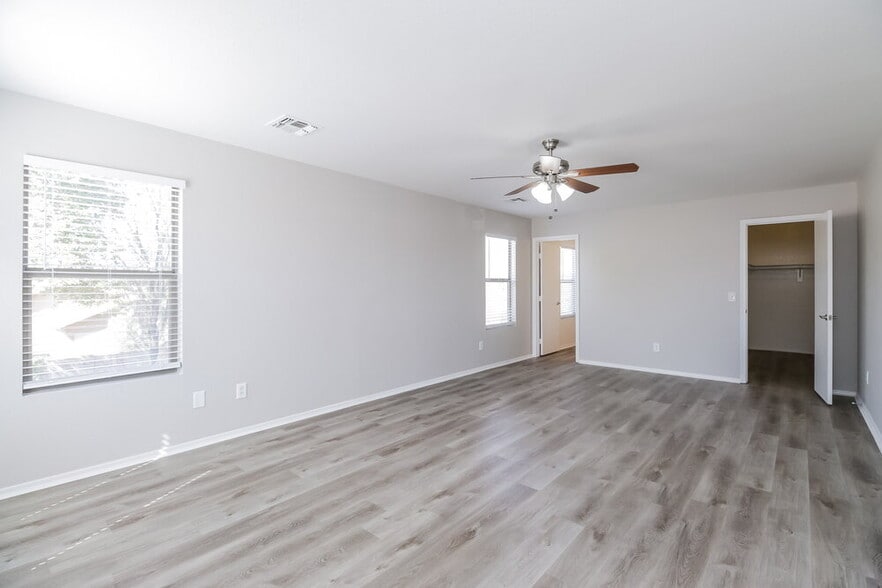 Building Photo - 4630 N 91st Dr