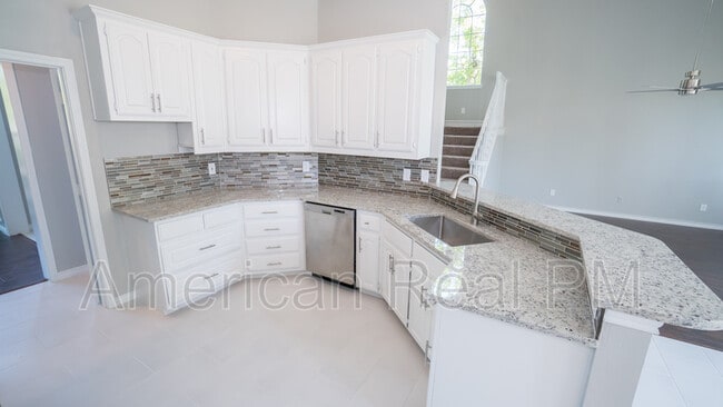 Building Photo - 728 Robin Meadow Dr